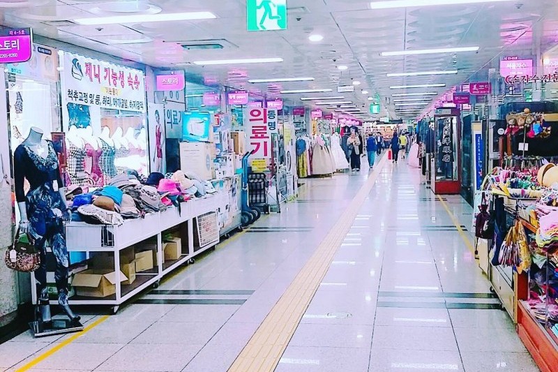 鐘閣地下購物中心 (2/3)