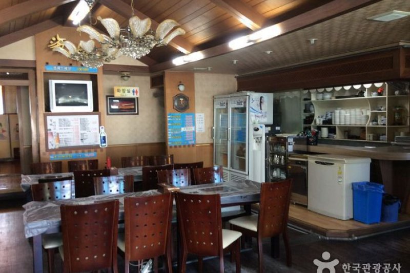 Cheonghae生魚片餐廳