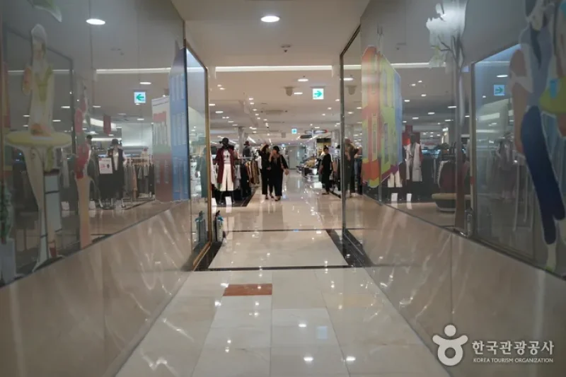 樂天折扣購物中心光州世界盃店