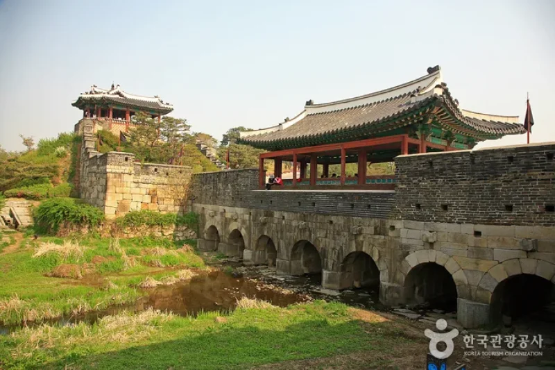 訪花隨柳亭(東北角樓)(방화수류정(동북각루)) (2/5)