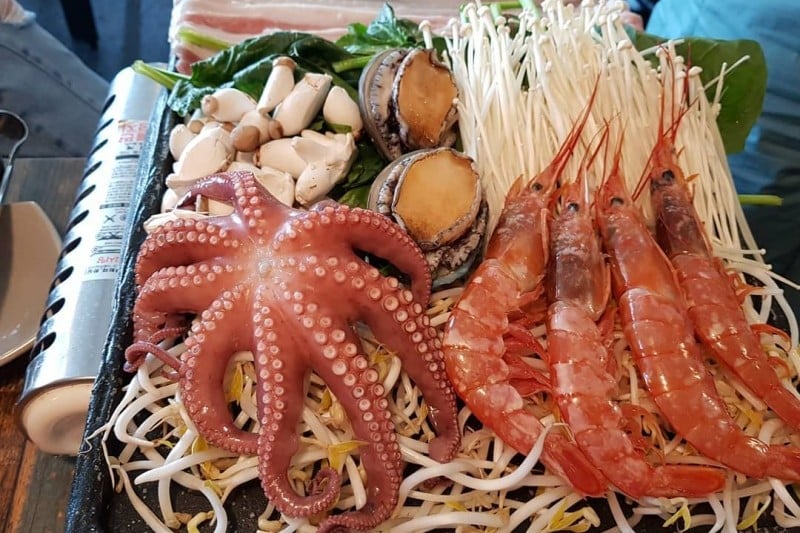 浪漫小吃攤街(낭만포차)