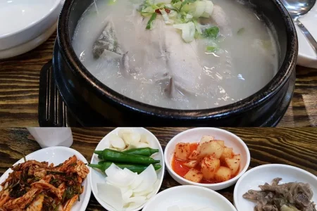 伽倻參雞湯