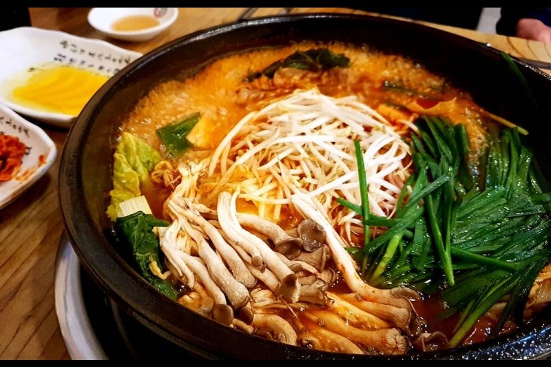盛京手工餃子火鍋專門店 鐘路(성경만두요리전문점 종로) (1/8)