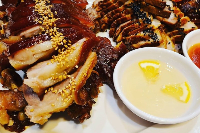 弘大刀削麵和豬蹄 釜山西麵（홍대칼국수와족발 부산서면）