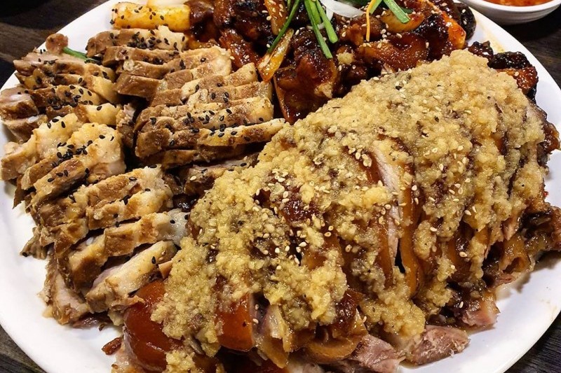 弘大刀削麵和豬蹄 釜山西麵（홍대칼국수와족발 부산서면）