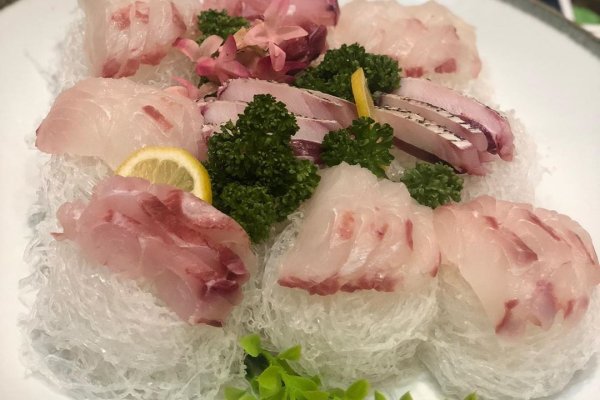 美港生魚片店