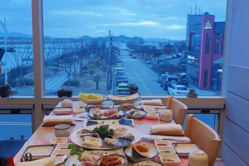 美港生魚片店 