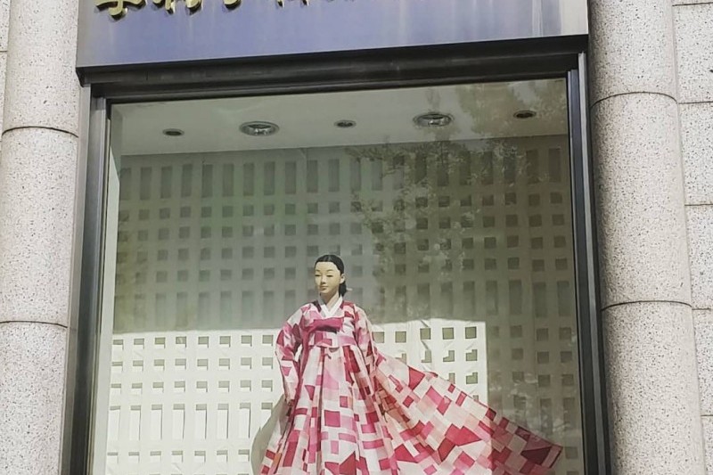 Lee Rhee Za 韓服展示館 (9/13)
