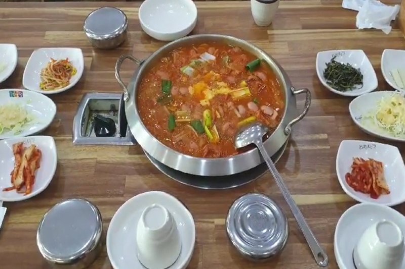 大韓民國部隊鍋(대한민국부대찌개) (2/2)