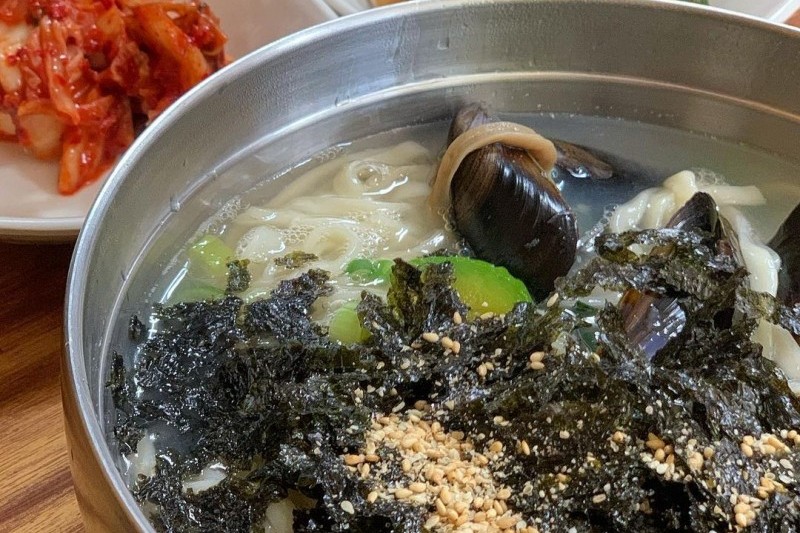 Bamtol Kalguksu