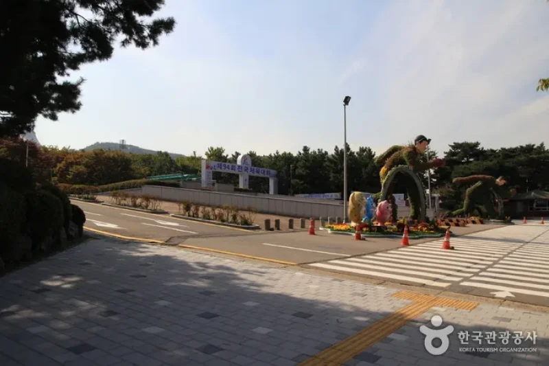 仁川文鶴競技場(仁川世界杯競技場) (1/10)