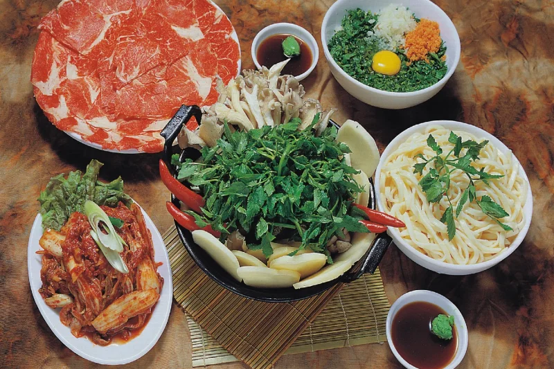 登村涮涮鍋刀切面 明洞店 - 體驗明洞最頂級的美食！ (1/19)