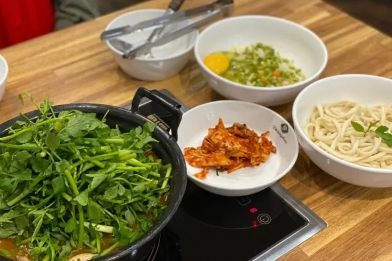 登村涮涮鍋刀切面 明洞店 - 體驗明洞最頂級的美食！ (15/19)