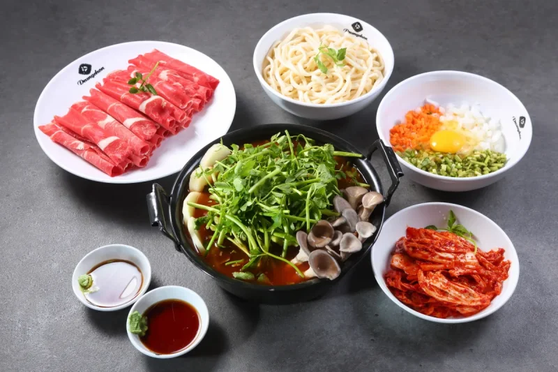 登村涮涮鍋刀切面 明洞店 - 體驗明洞最頂級的美食！ (17/19)