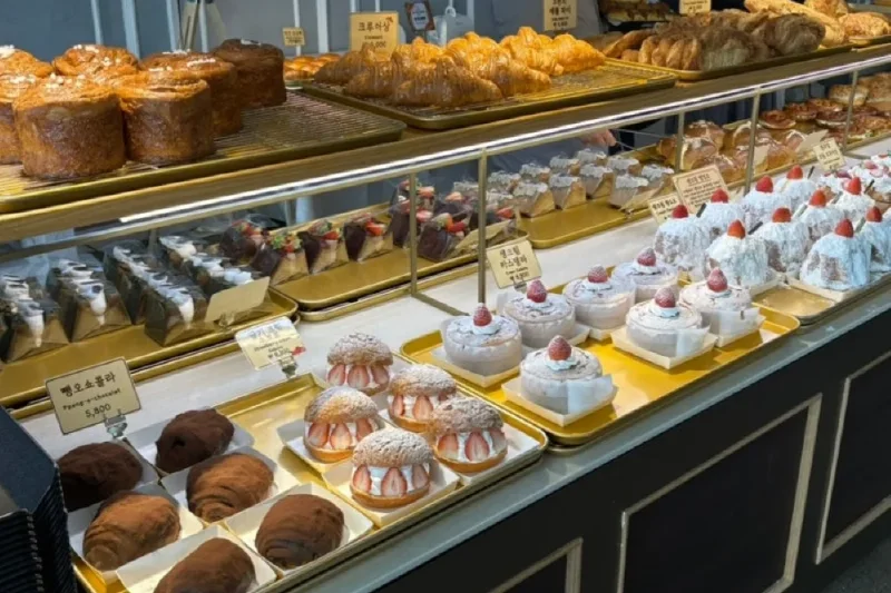東洋鹽田 Bakery Cafe / Studio &amp; Gallery (1/30)