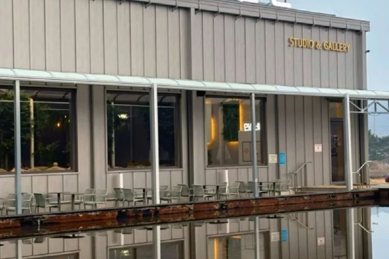 東洋鹽田 Bakery Cafe / Studio &amp; Gallery (3/30)